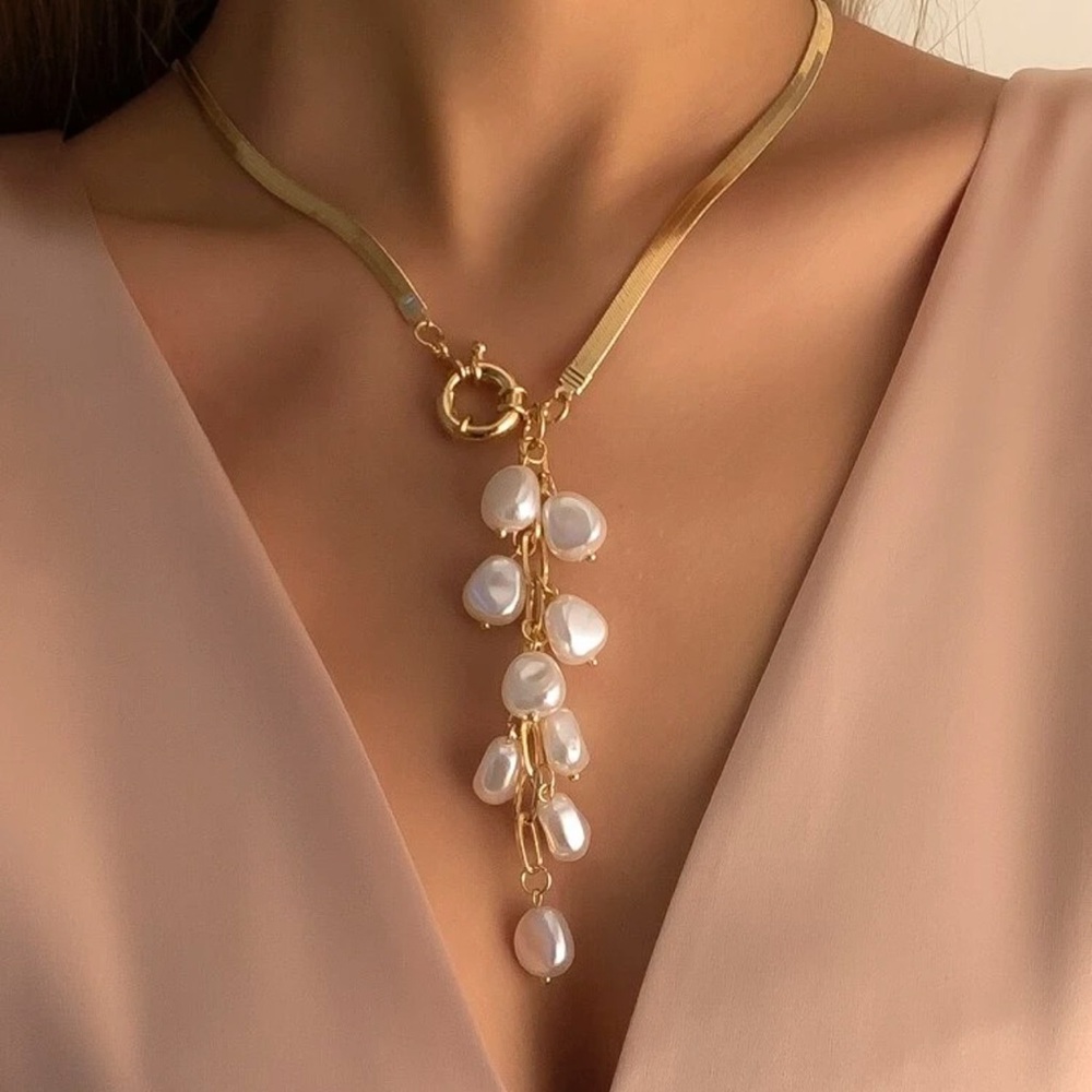 New faux pearl necklace - Picture 1 of 5